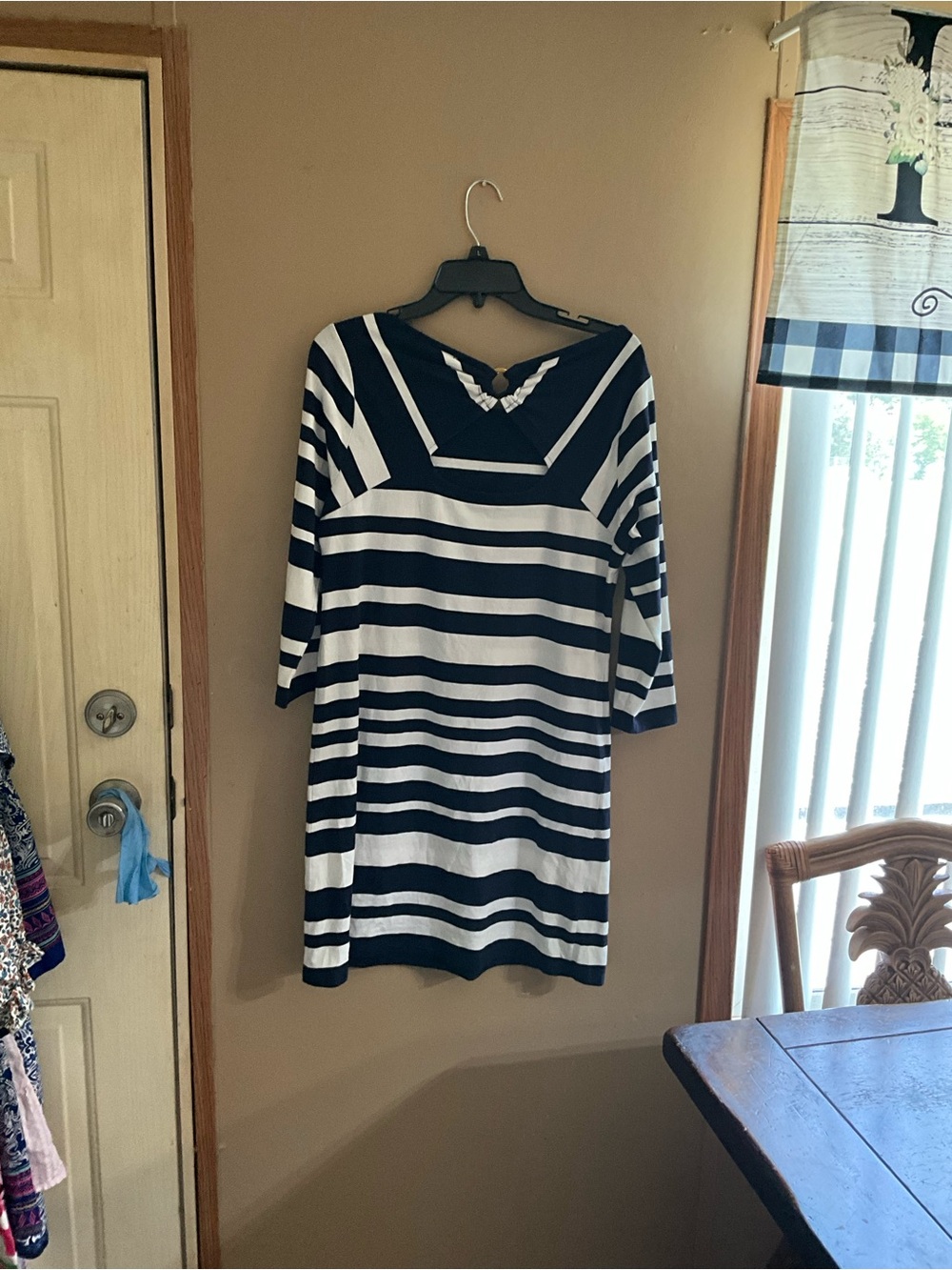 Crown & Ivy size small dress